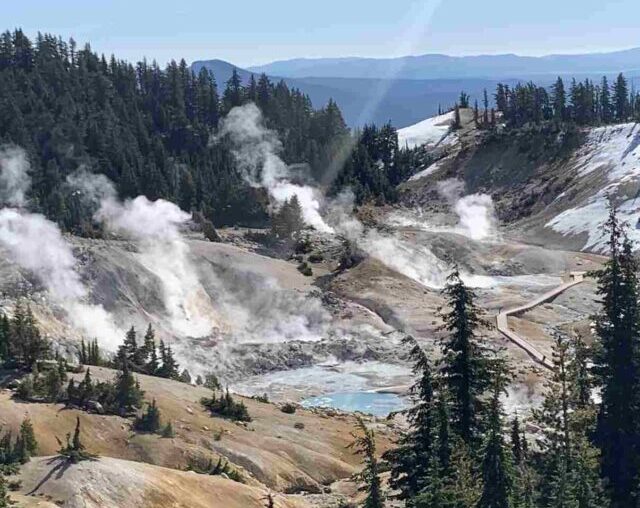 cropped-Cover-Lassen-Volcanic-National-Park-offers-Yellowstone-vibes-without-the-crowds.jpeg